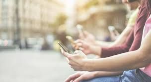 ΘΕΜΑ ΕΚΘΕΣΗΣ (ΛΥΚΕΙΟΥ): ΚΙΝΗΤΟ: ΑΠΕΛΕΥΘΕΡΩΤΗΣ Ή ΔΙΚΤΑΤΟΡΑΣ?